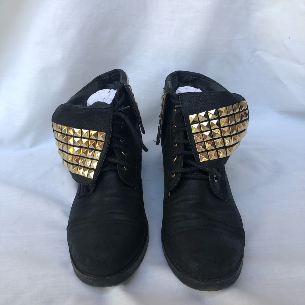 Micheal Kors Studded Booties🎖